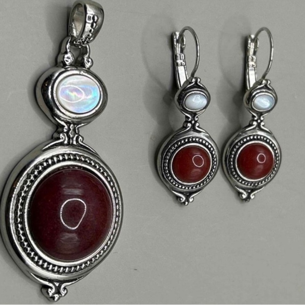 Lia Sophia Earrings & Pendent Jasper &
Mother of Pearl